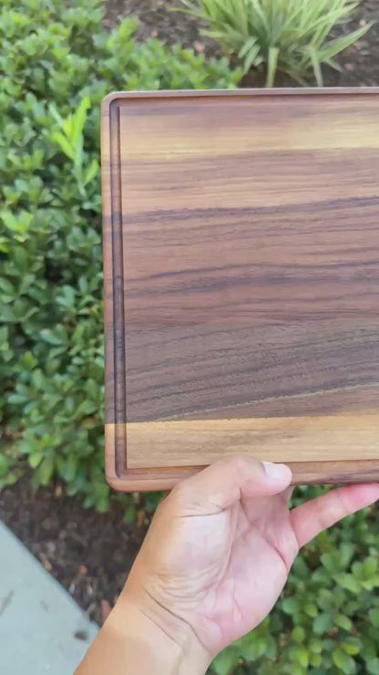 *Large Walnut Cutting Board
